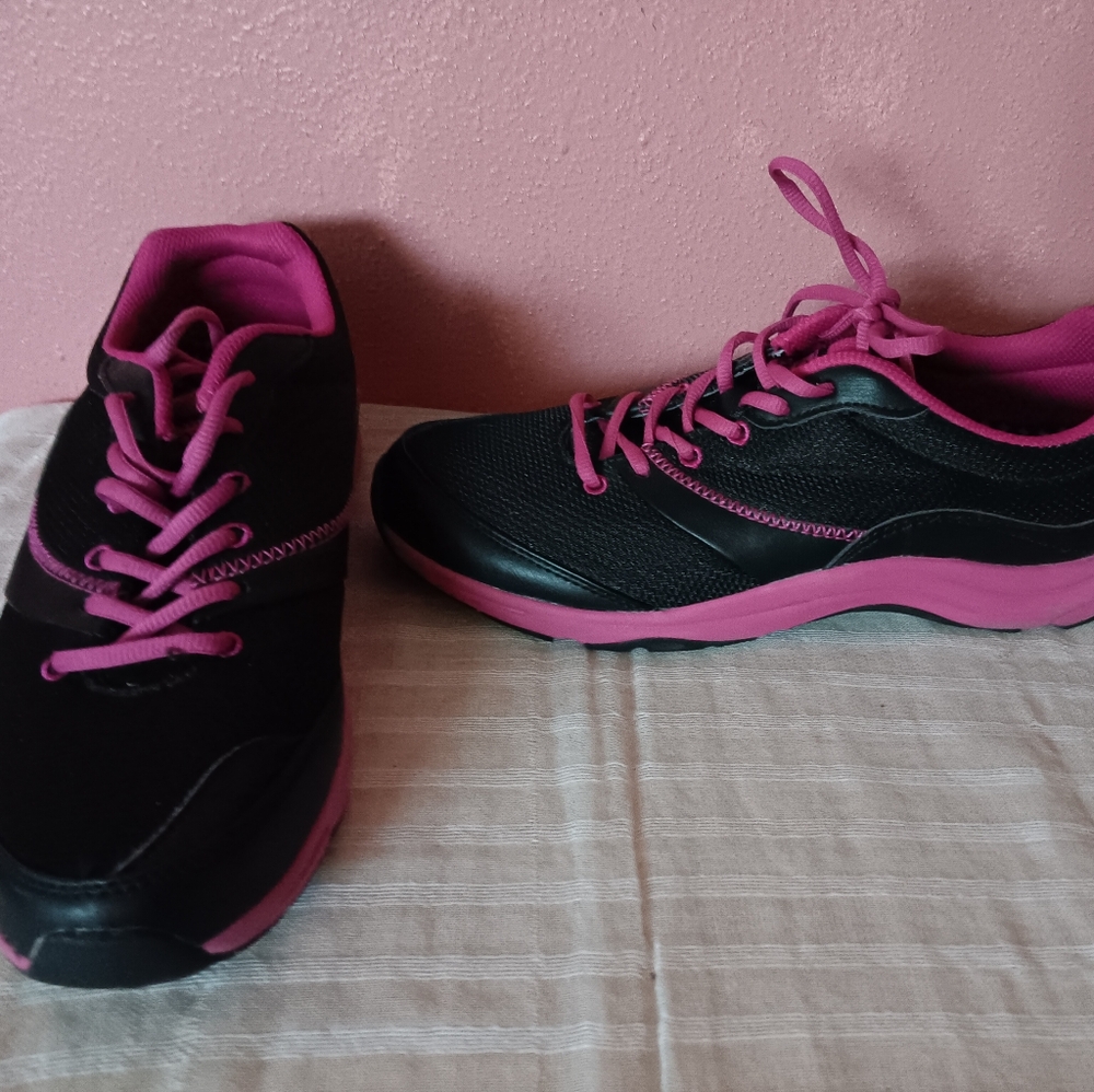 Vionic Women's size 9 sneakers